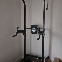 Pull up/ dip and pushup machine 