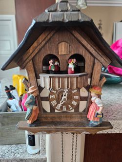 VINTAGE GERM VINTAGE GERMAN MUSICAL CUCKOO CLOCK KAISER WALZER SWISS MOVEMENT
