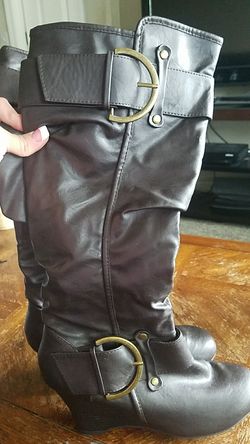 UnionBay wedged heel boots size 8M