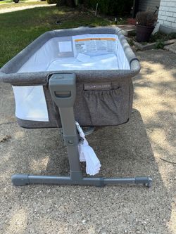 Delta children close2me baby bassinet