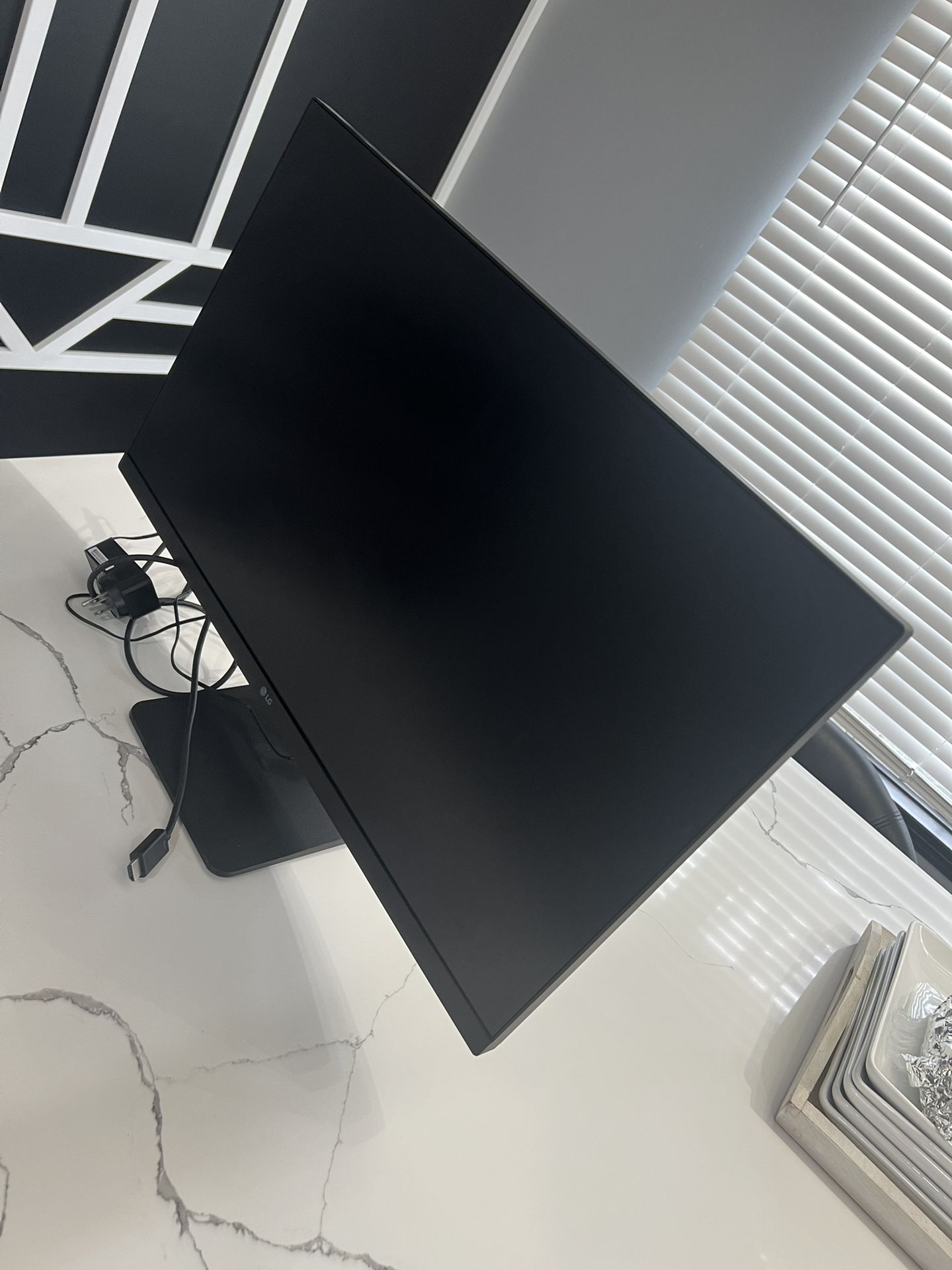 LG Monitor