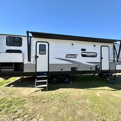2021 Coleman Like New 34FT 