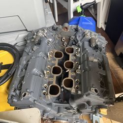 Suzuki 350hp Engine Block