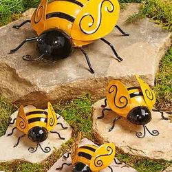 Metal Bee Garden Set