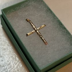 10k Gold Crucifix Pendant
