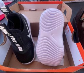 Nike Flex Runner Toddler Shoes – Size 7 – Black/White – NEW