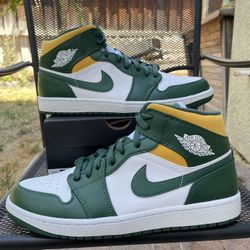 jordan 1 mid man size 11.5/12