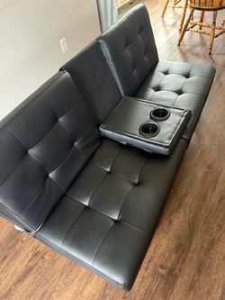 Small like new couch $100 or trade in NOVI