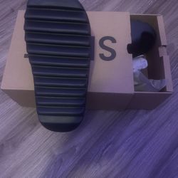 Yeezy Slides