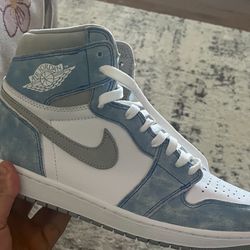 Jordan 1s- Denim blues Size 11