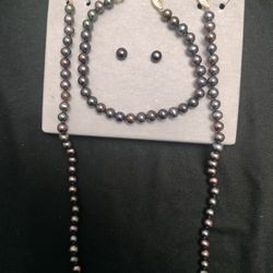 14k Gold and Pearl Necklace 