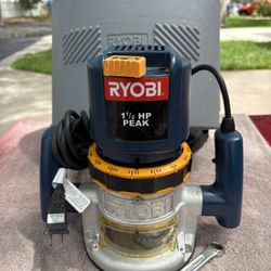 Ryobi Fixed Base Router-R161-Like New-1/4” Collet, 1-1/2 HP, 25000 RPM, Wrench, Hard Case 