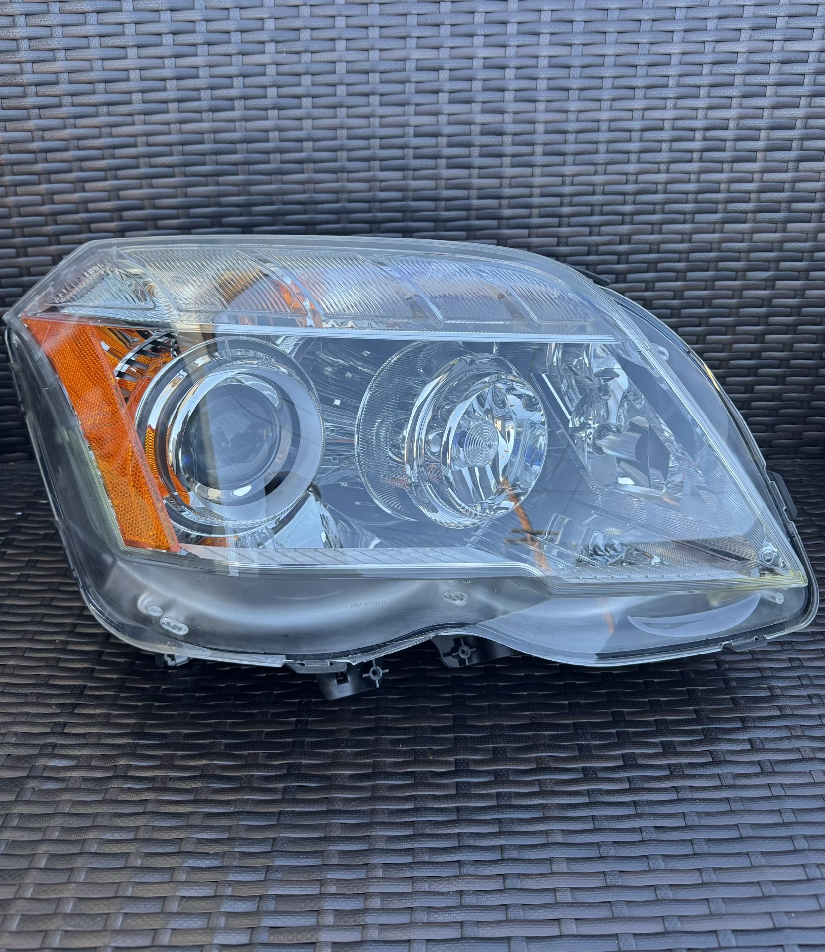2010 2011 2012 MERCEDES-BENZ W204 GLK350 GLK300 Right Passenger Side Bi-Xenon HID Headlight OEM A(contact info removed)