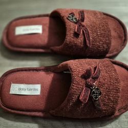 💥💥 GORGEOUS NEW DEEP ROSE DAISY FUENTES WITH RIBBON BLING SLIPPERS! SIZE:SMALL-MEDIUM 5-6  $12!💥💥