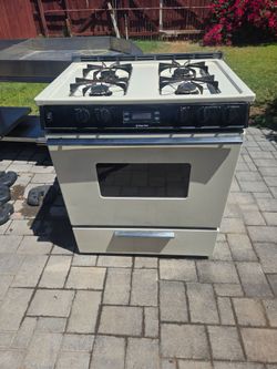 Gas Stove. Good condition