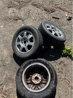 Set of tires with rims for a Honda 4 lugs