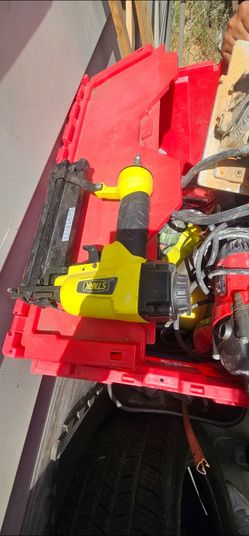 Stark Pneumatic Nail Gun