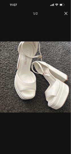 White platform