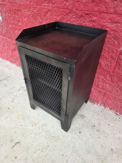 Industrial end table cabinet with 2-tier inner level storage/display shelf