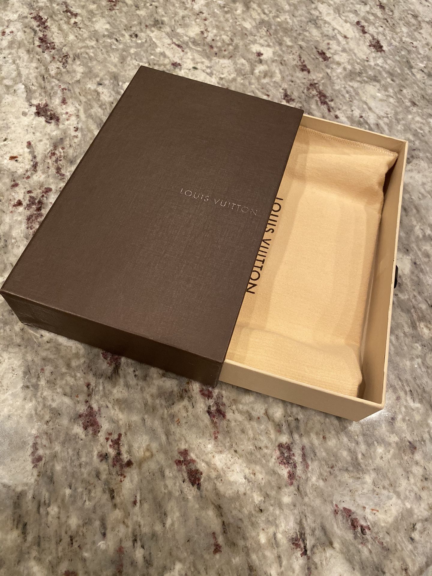 Louis Vuitton Gift box with dust bag