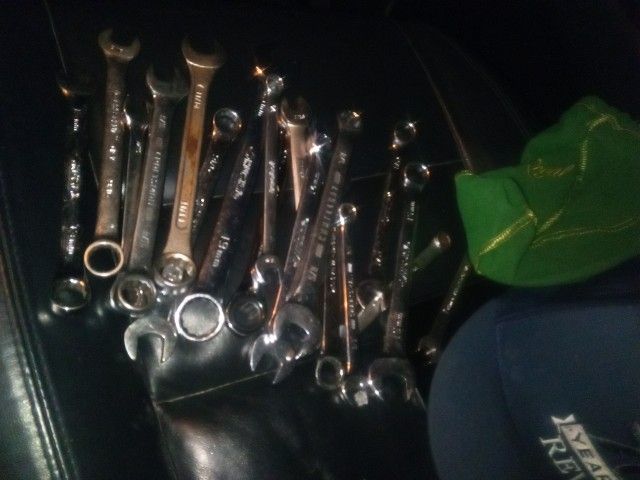 Wrenches Make Offer Over 20 Pieces