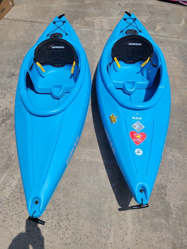Pair of 8 Foot Sun Dolphin Aruba 8 ss Kayaks