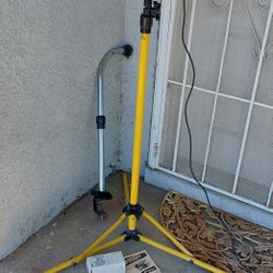 Prisim Artograph Projector And 2 Stands 