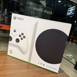 Xbox Series S 512GB All-Digital Console (Disc-Free Gaming) with Xbox Wireless Controller! New in box
