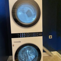 LG Tower Washer & Dryer (Natural Gas Hookup)