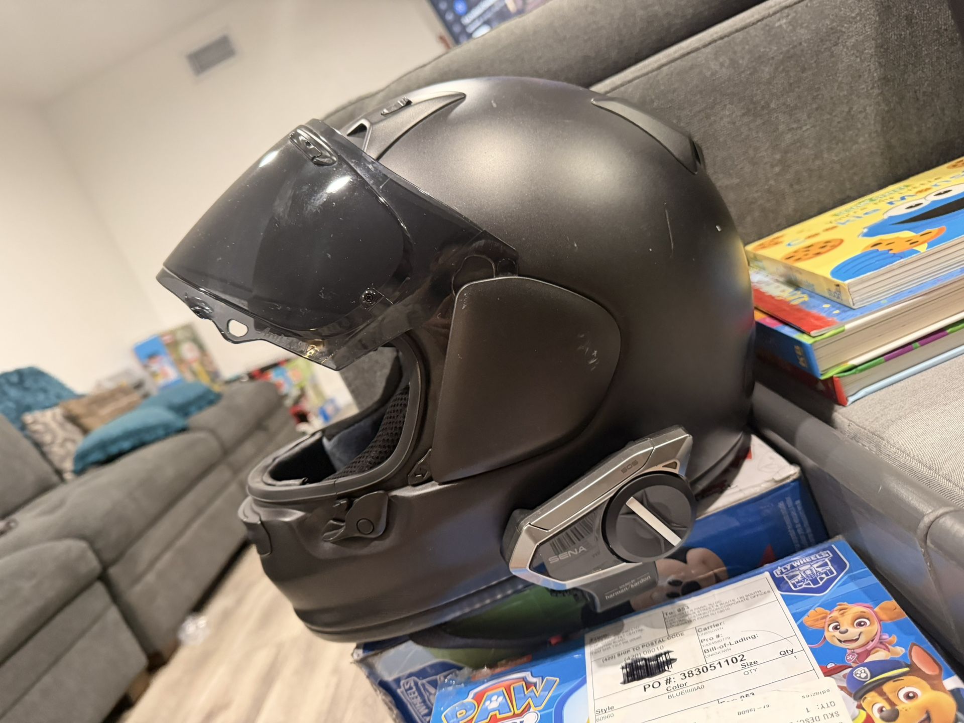 arai mortorcylce helmet sz L (7 1/4-7 3/8)