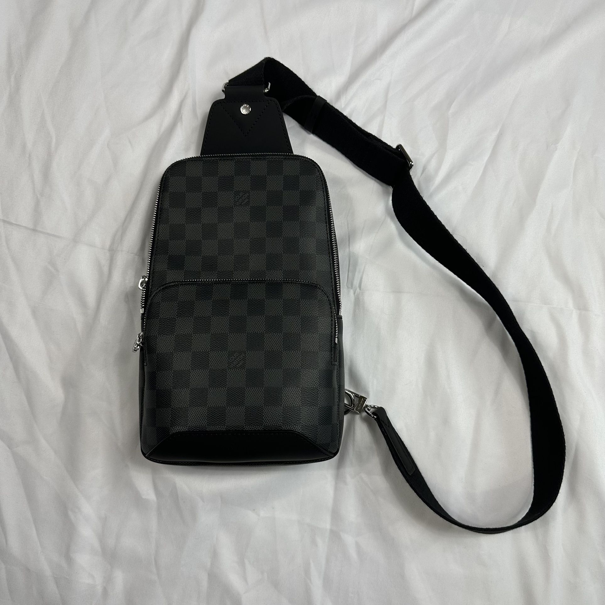 Louis Vuitton Avenue Sling Bag for Sale in Covina, CA - OfferUp