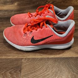 A LOT Of Two Nike Womens Running Shoes Sz-9.5