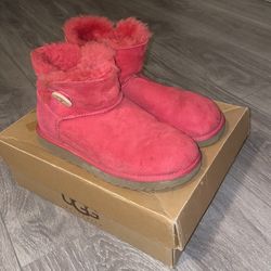Womens Ugg Mini Bailey Button Red Size 7