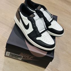 100% AUTHENTIC DS NEW JORDAN 1 LOW MOCHA