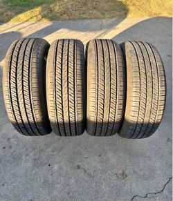 🔱🌀 225 60 R 17 Yokohama tires en perfectas condiciones de vida