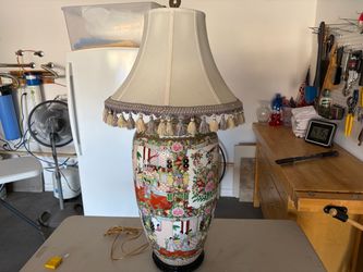 Early 20th Century Vintage Chinese “Famille Rose Medallion” Large Ornate Table Lamp