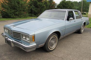 Oldsmobile Delta 88.  Pair REARVIEW MIRRORS. WITH manual controls. BUICK ELECTRA. Buick Riviera .