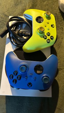 xbox series S w/ controller