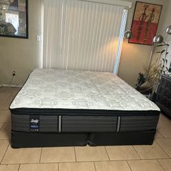 KING SIZE SET SEALY MEDIUM FIRM