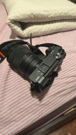 Sony a6400 w/ Sony 18-135 f/1.8 Lens