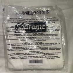 SUPREME MIAMI BOX LOGO SIZE SMALL AND LARGE IN HAND