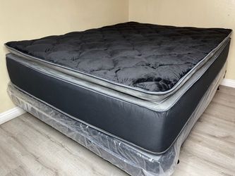 14” Queen Midnight Collection Hybrid Pillow Top Mattress!