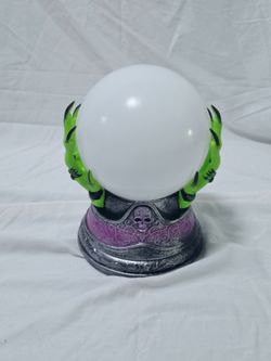 Halloween Forture Teller Magic Crystal Ball Light Up Prop