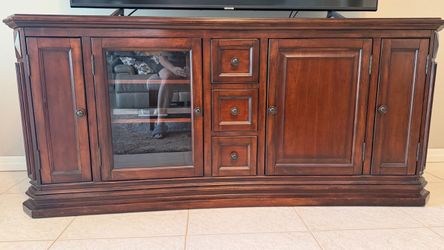 TV/ Entertainment unit