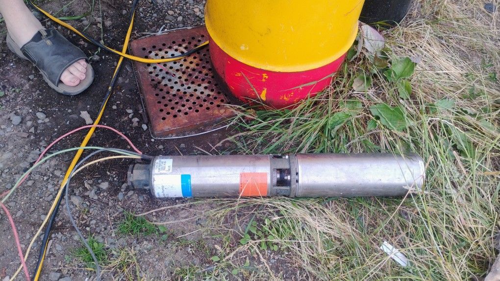 GOULDS SUBMERSIBLE PUMP