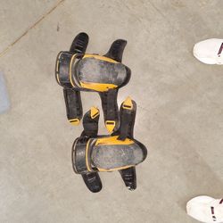 ToughBuilt Knee Pads