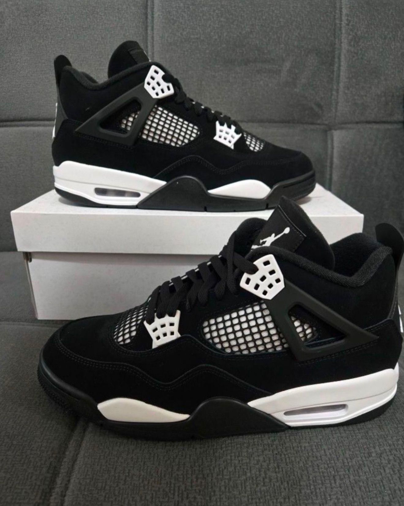 (Brand New/DS) Jordan 4 White Thunder // Size 11.5