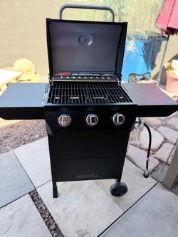 New Nexgrill 3-Burner Propane Gas Grill