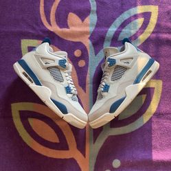 Jordan 4 Military Blue Men’s 11 Lightly Used. 