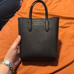 Michael Kors Vincent Hand Bag